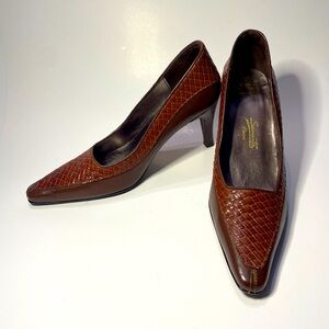 Vintage 60s Sorrento Brown Woven Heels size 8